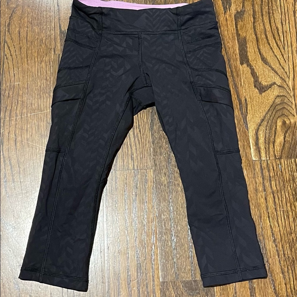 Ivivva black crop pants
